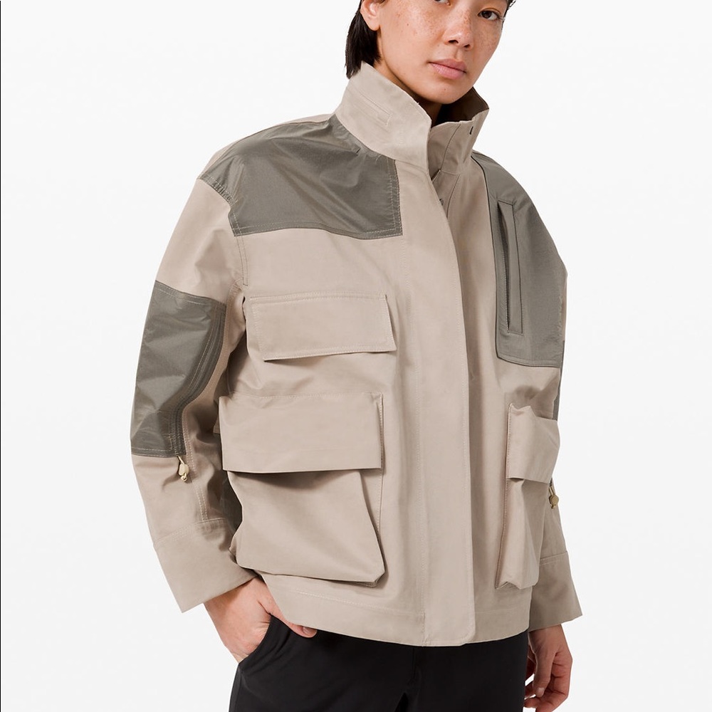 Lululemon Gathering Storm Rain Jacket Size 10